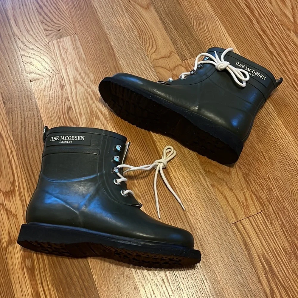 New Anthropologie Terrain Isle Jacobsen Laced Short Rain boots size 8 Green